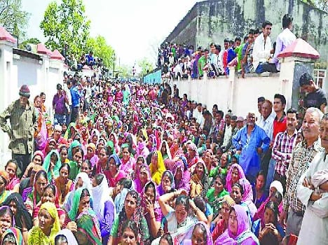 Thousands march